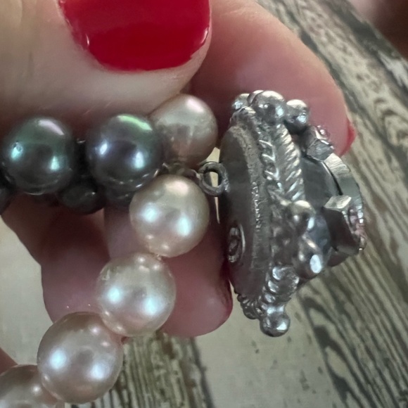 *AUTHENTIC* RARE Chanel Cruise 2002 Pink Crystal Double Pearl Strand Bracelet - Picture 13 of 15